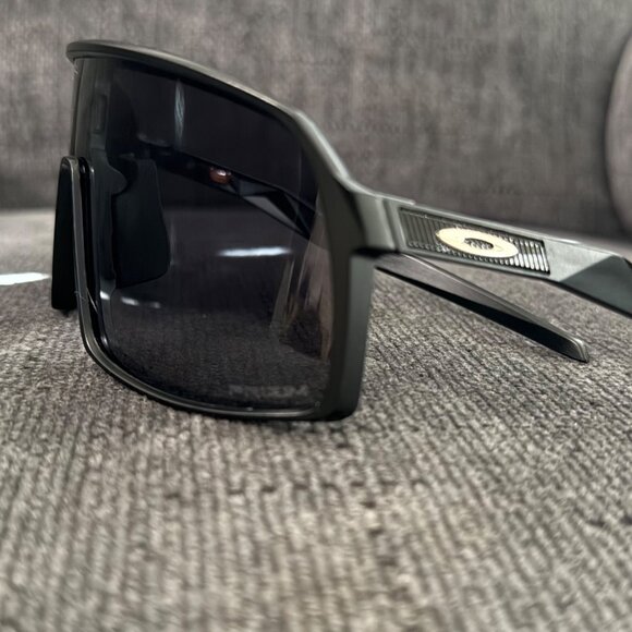 (OO9406) Oakley Sutro PRIZM Polarized Black Frame - Picture 10 of 10